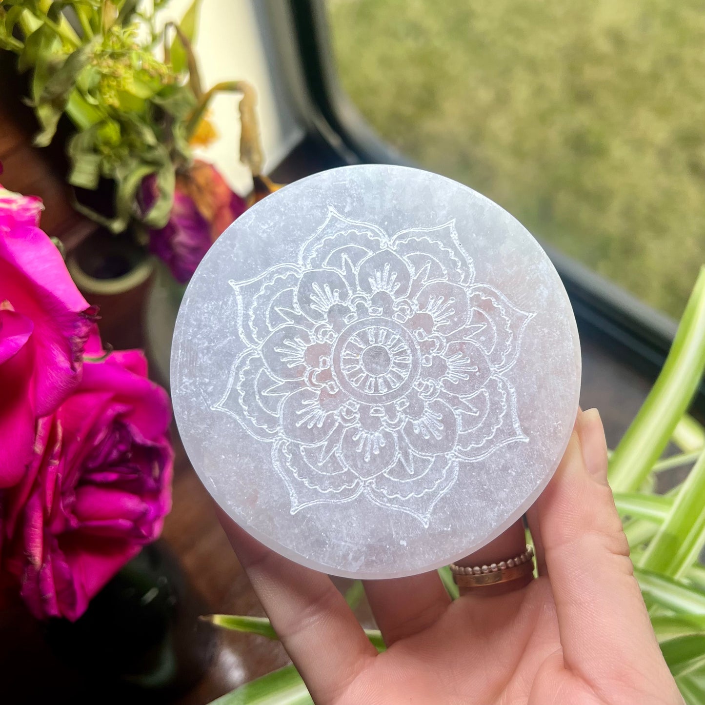 Selenite Crystal charging plate with 7 Chakra Tumblestones