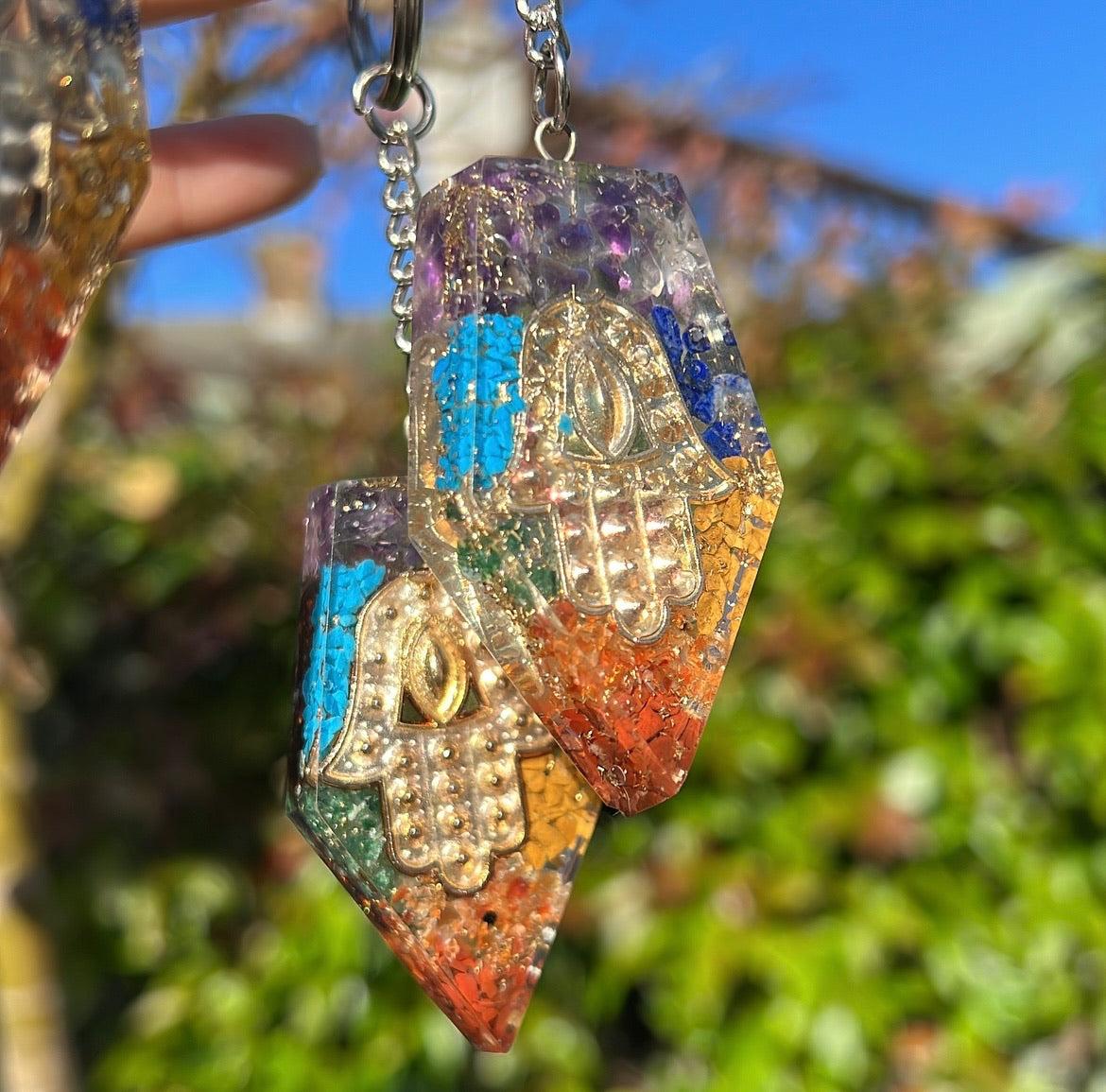 Orgonite Power Keyring - Chakra Hamsa Hand