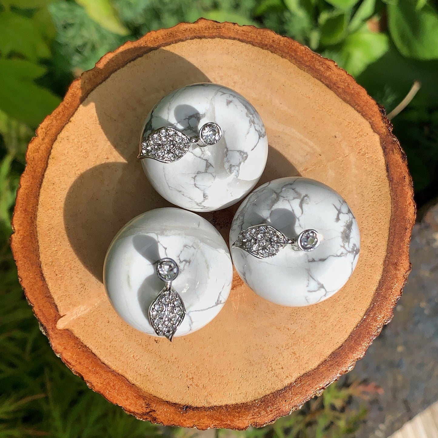 Howlite Crystal Apple