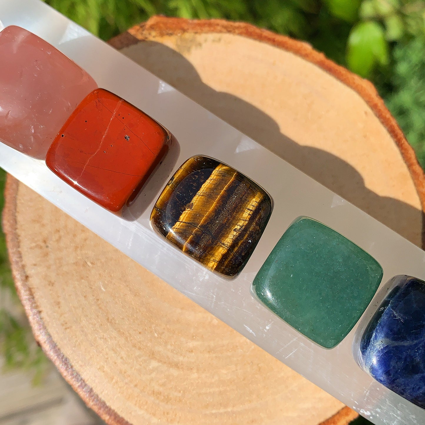 Chakra Stones & Selenite Wand Cube Set