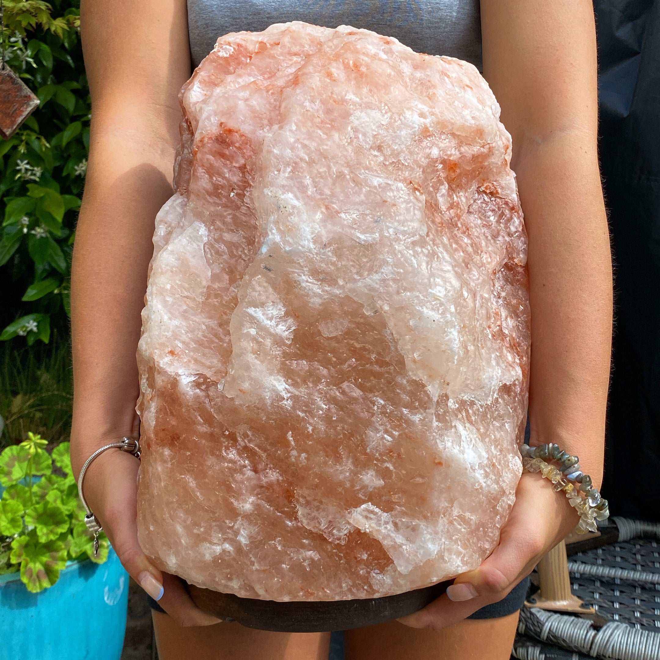 Giant himalayan shop salt lamp